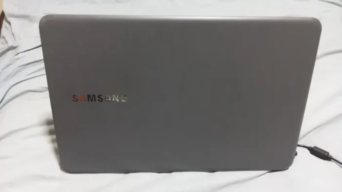 Notebook Samsung em ótimo estado, impecável. Falar com Leandro.. 700 reais