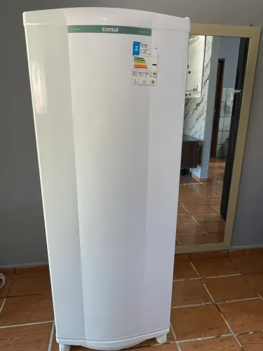 Geladeira semi novo 