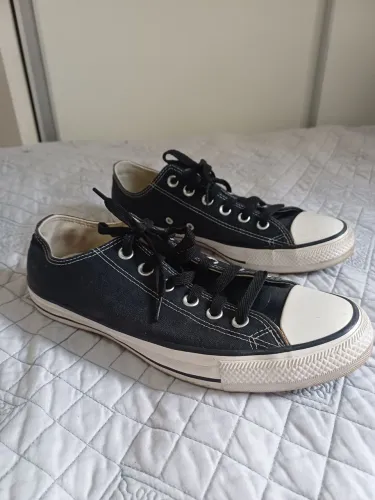 Vendo três pares - de tênis 2 All Star, 1 Aramis