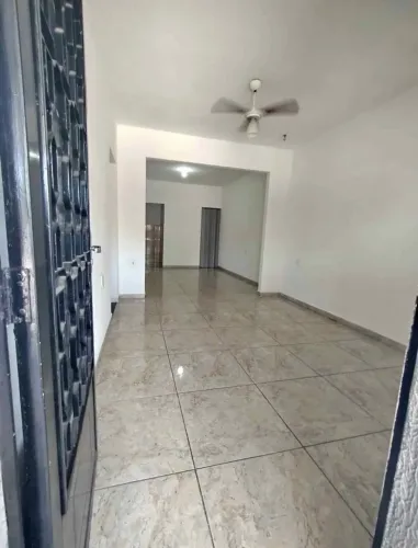 BA055 CASA NA BAIXA DE QUINTAS