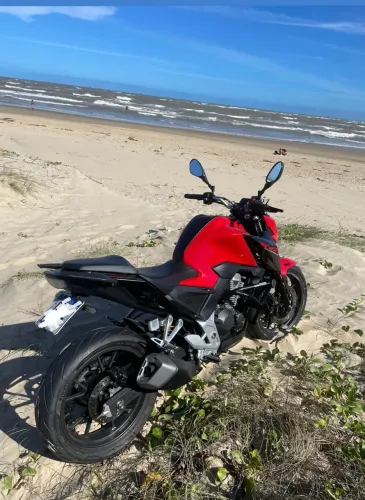 Vendo Cb 300f / 2023