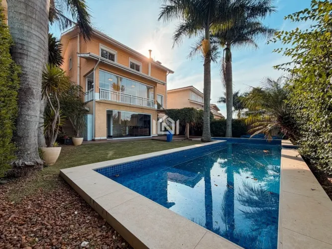 Casa para venda ou locação no condomínio Raízes Granja Viana
