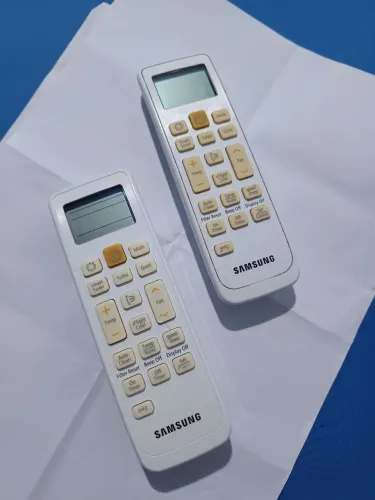 VENDO - Dois CONTROLES - AR CONDICIONADO "CONSERTAR" SAMSUNG DOCTOR - R$ 20,00 (Os DOIS)