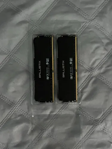 Kit Memória RAM Crucial Ballistix 16GB (2x8GB) DDR4 2666MHz