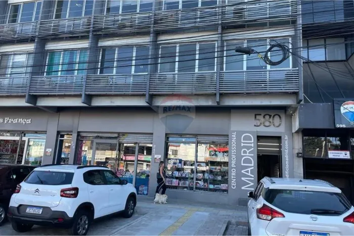 Sala Comercial na Vila Márcia - Imperdível!