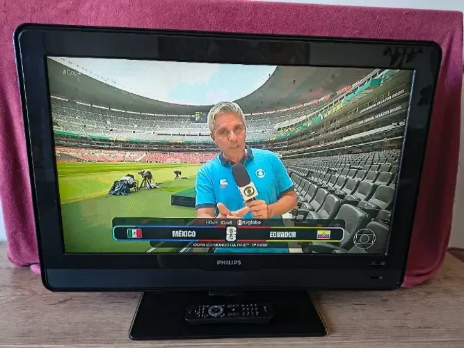 TV Philips 32" PFL3403/78 - Com defeito