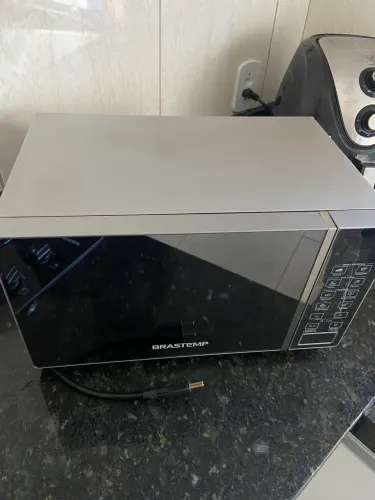 Micro-ondas Brastemp de 20 litros