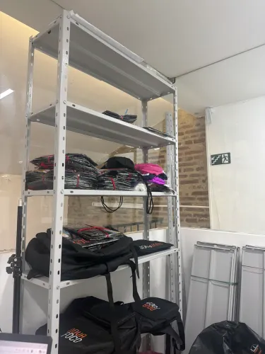 ESTANTE PARA LOJAS OU ESCRITÓRIO