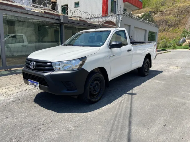 Toyota Hilux CS 4X4 2.8 TDI Diesel Mec. 2023
