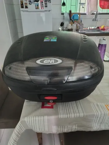 **Vendo Bauleto givi com monolock**