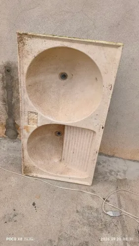 Tanque de mármore sintético