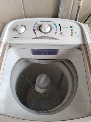 Máquina lavar com defeito