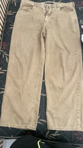 Calça super baggy em sarja