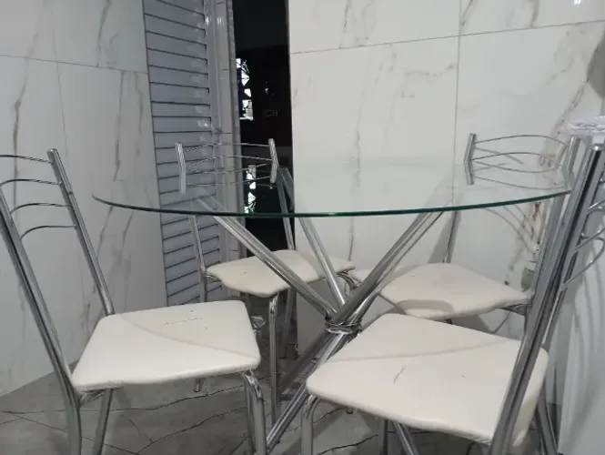 Mesa Redonda de Vidro 