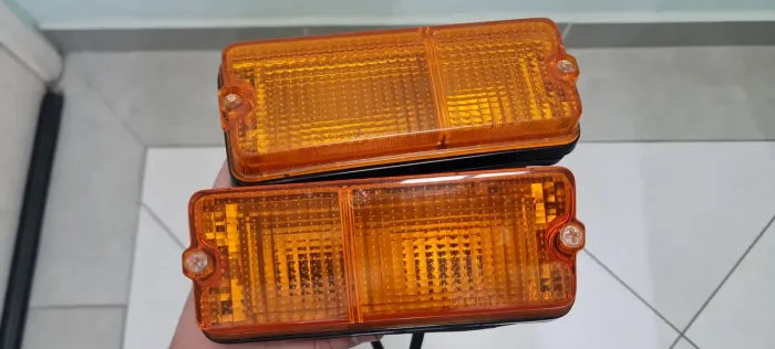 Fiat 147, par de lanternas de piscas dianteira.