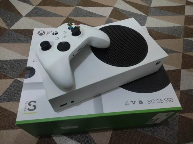 Xbox Series S + HD externo 1TB