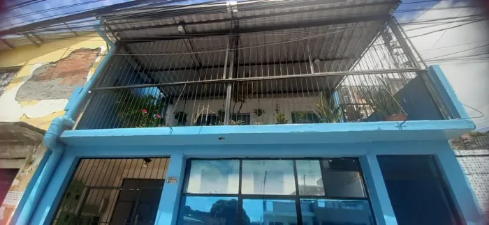 Alugo área comercial com ponto para moradia 