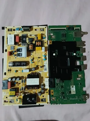 Placada tv Samsung smart de 50 nova