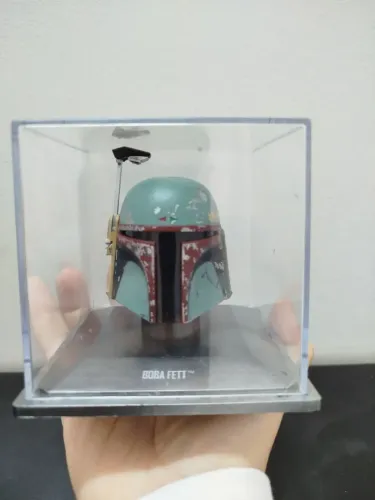 Capacete Boba Fett Star Wars - Miniatura em Expositor Acrílico