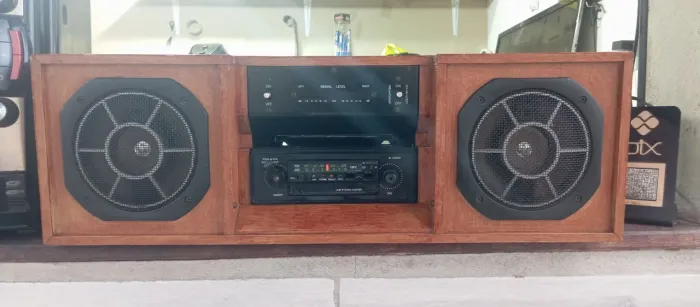 Som Bosch Antigo Vintage - Gabinete de Madeira