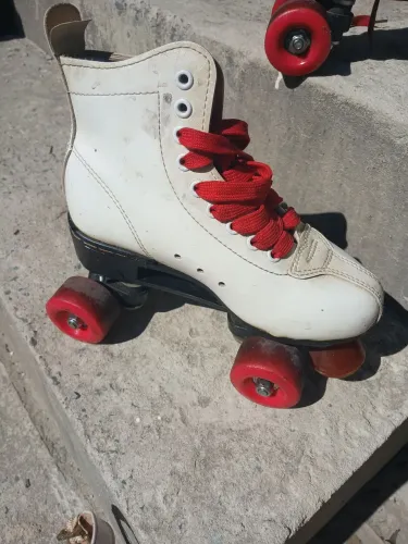 Patins n°37 retro. Branco. Relíquia