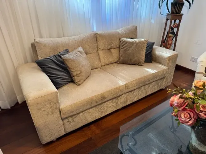 Conjunto de Sofás 2 e 3 Lugares - Excelente Estado - R$ 2.390