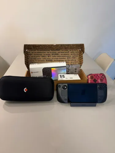 Steam Deck OLED 512GB + Cartão 512GB + Dock UGREEN + Controle 8BitDo | Com NF e Caixa