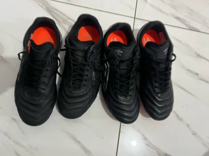 Chuteira umbro: Campo e Society