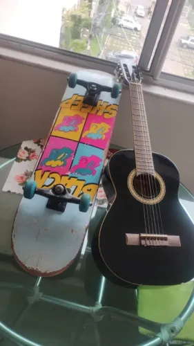 VIOLÃO INFANTIL COM SKATE GRATIS