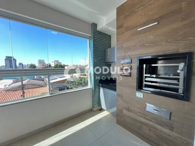 APARTAMENTO à venda, 2 quartos, 1 suíte, 2 vagas, Santa Mônica - Uberlândia/MG