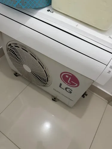 Ar condicionado LG dual invert 9mil btus com defeito