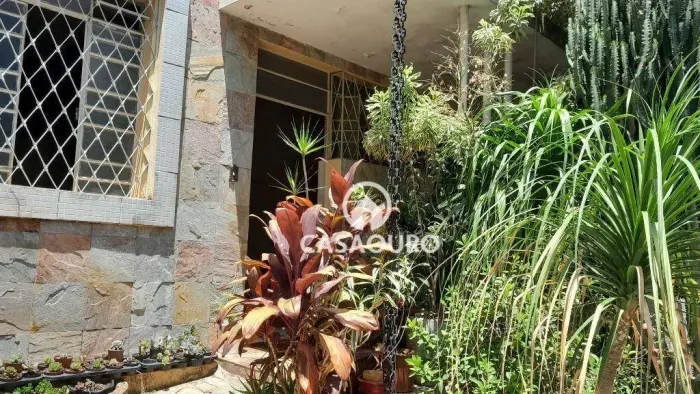 Casa com 3 quartos à venda, 200 m² - Santa Efigênia - Belo Horizonte/MG