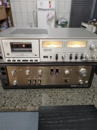 Amplificador integrado alemão Uher