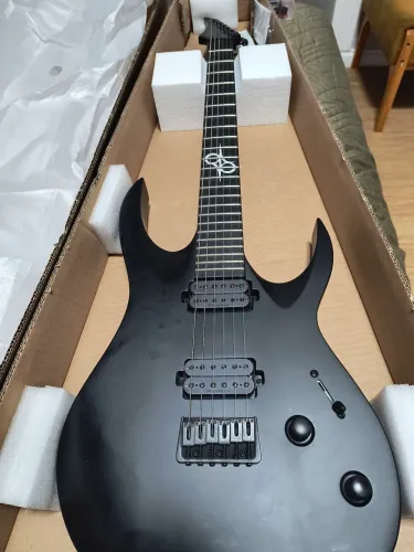 Guitarra Solar A2.6c Carbon Black Seminova