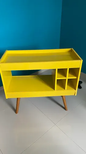 Aparador amarelo