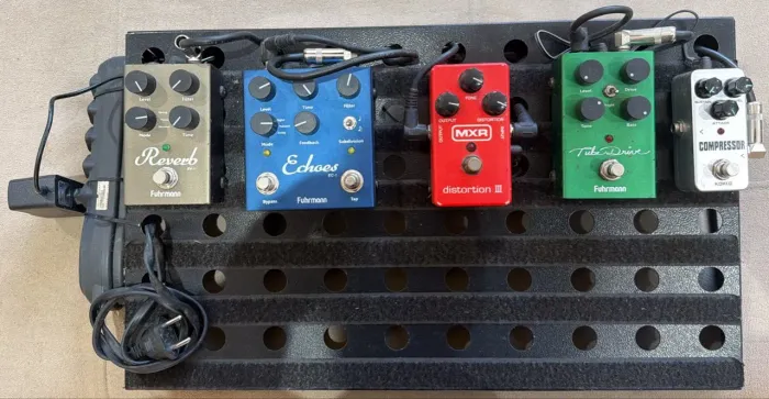 Pedalboard com 5 pedais profissionais