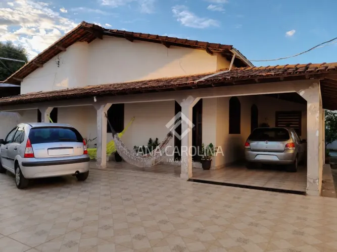 Casa à venda no bairro Roxo Verde