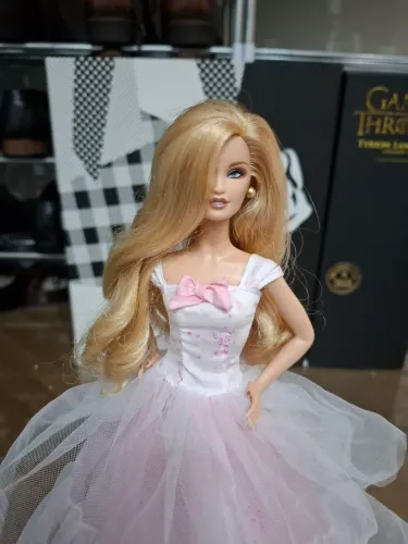 Boneca barbie collector pink hope
