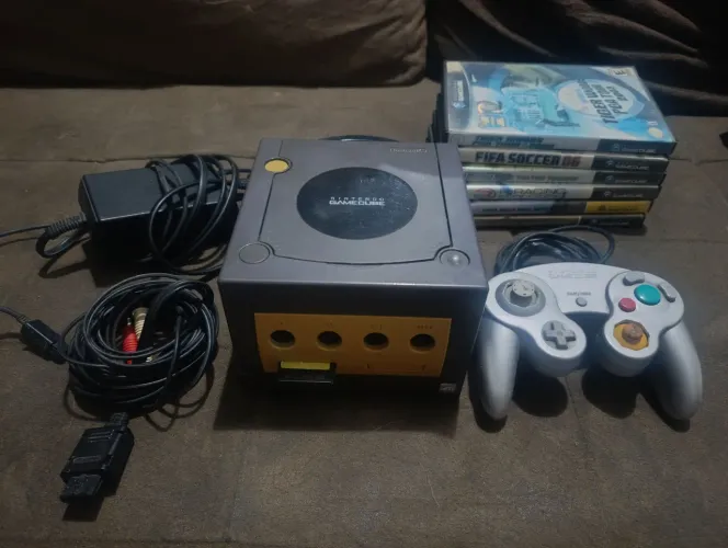 Nintendo GameCube com 7 jogos