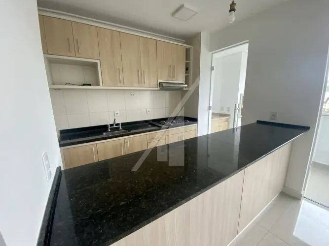 Apartamento semi - mobiliado com três dormitórios sendo uma suíte e duas vagas de garagem