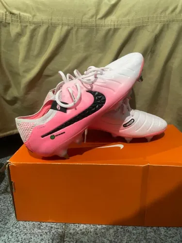 Chuteira Nike Elite