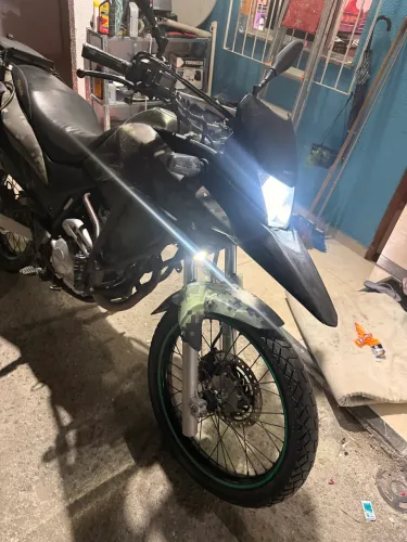 XRE 300 2018 verde