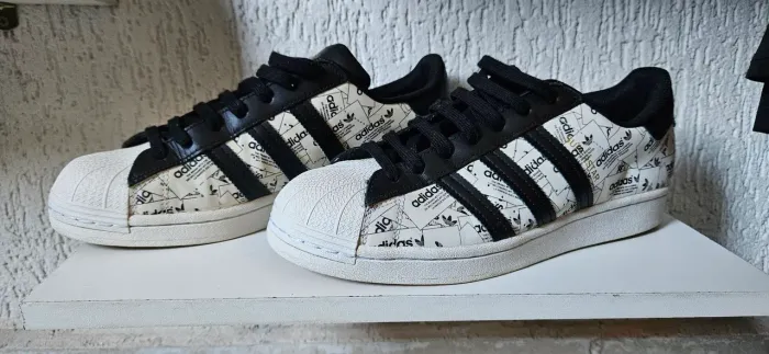 Tênis Adidas Superstar N°40