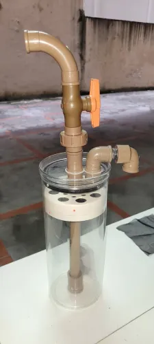 FILTRO/REATOR EM ACRÍLICO AQUATOP PARA MÍDIAS FILTRANTES EM AQUÁRIOS