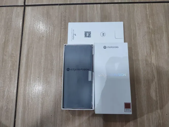 Moto Edge 60 fusion na caixa