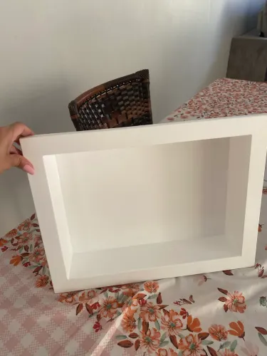 Vende-se nicho para banheiro de plástico branco 