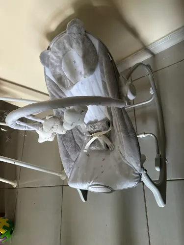 Vendo cadeirinha de balanço infantil