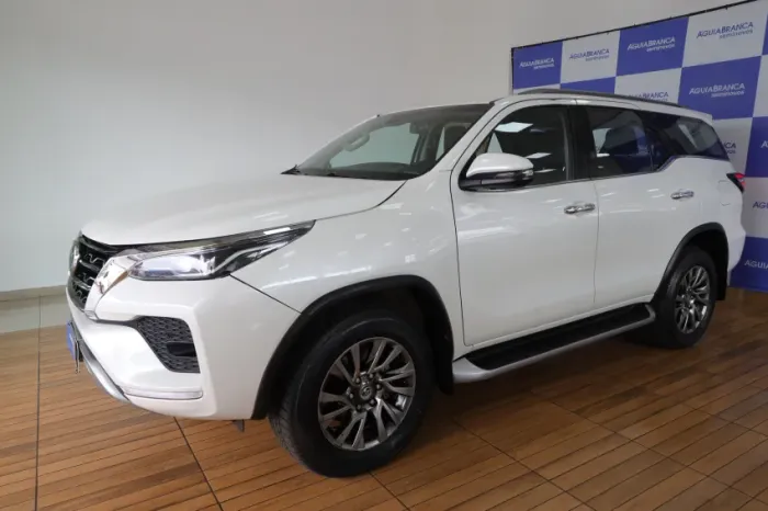 Toyota Hilux SW4 SRX 4X4 2.8 TDI 16V Dies. Aut. 2021