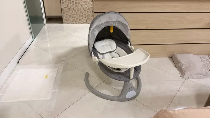Cadeirinha de balanço elétrica para bebê