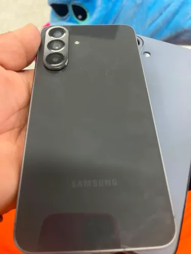 VENDO OU TROCO A56 256GB TOP PEGO IPHONE OU ANDROID COM VOLTA